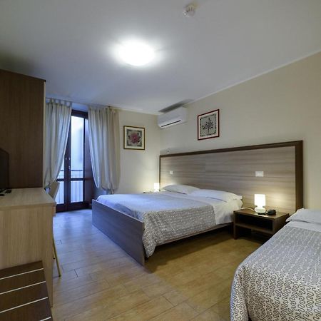 Flora Hotel Τόντι Εξωτερικό φωτογραφία