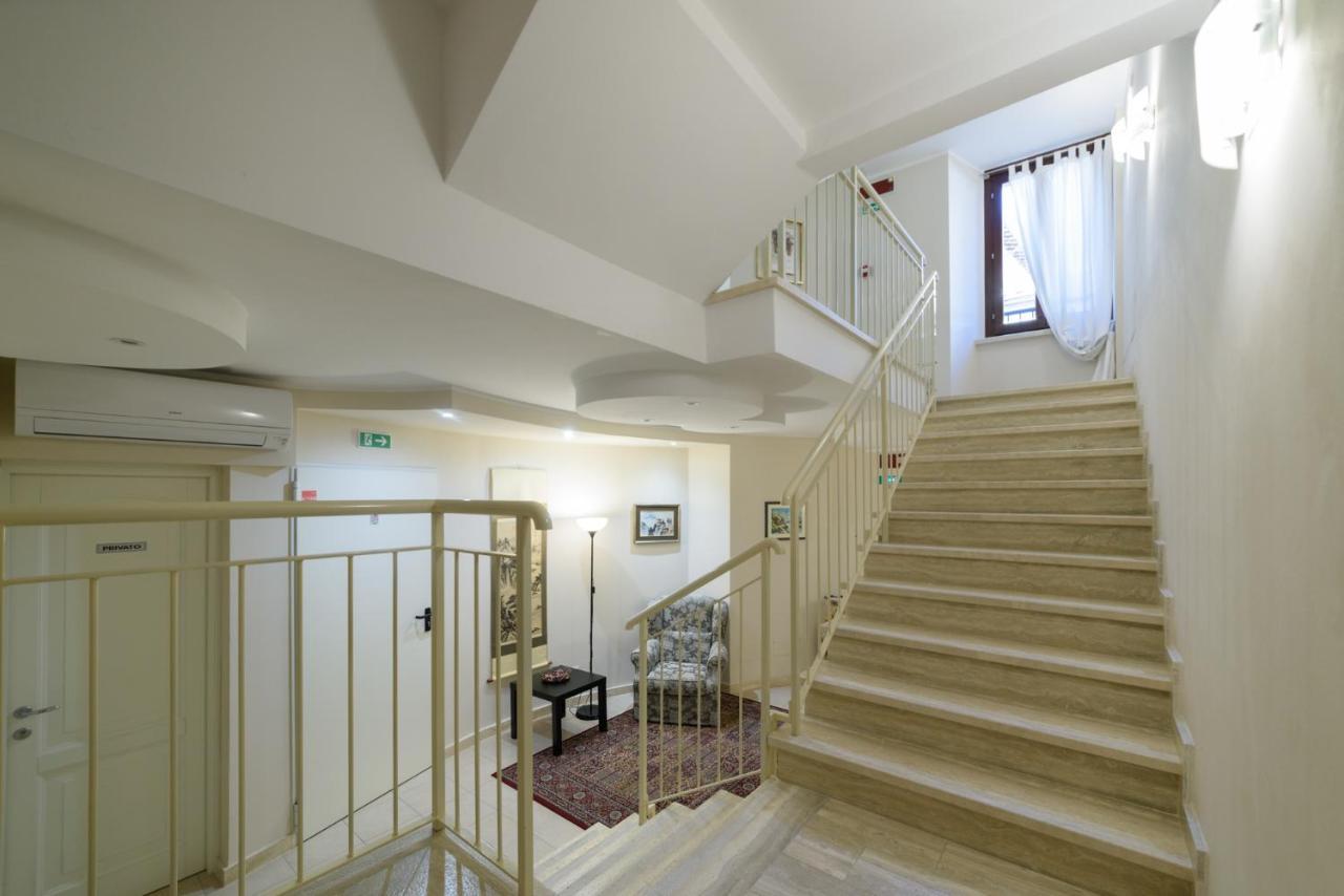 Flora Hotel Τόντι Εξωτερικό φωτογραφία
